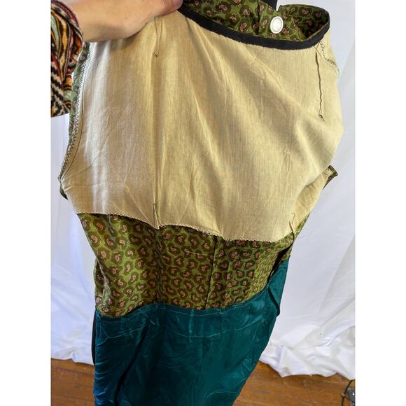 Vintage Handmade Paisley Dress – Flawed, Priced Accordingly - Picture 13 of 16
